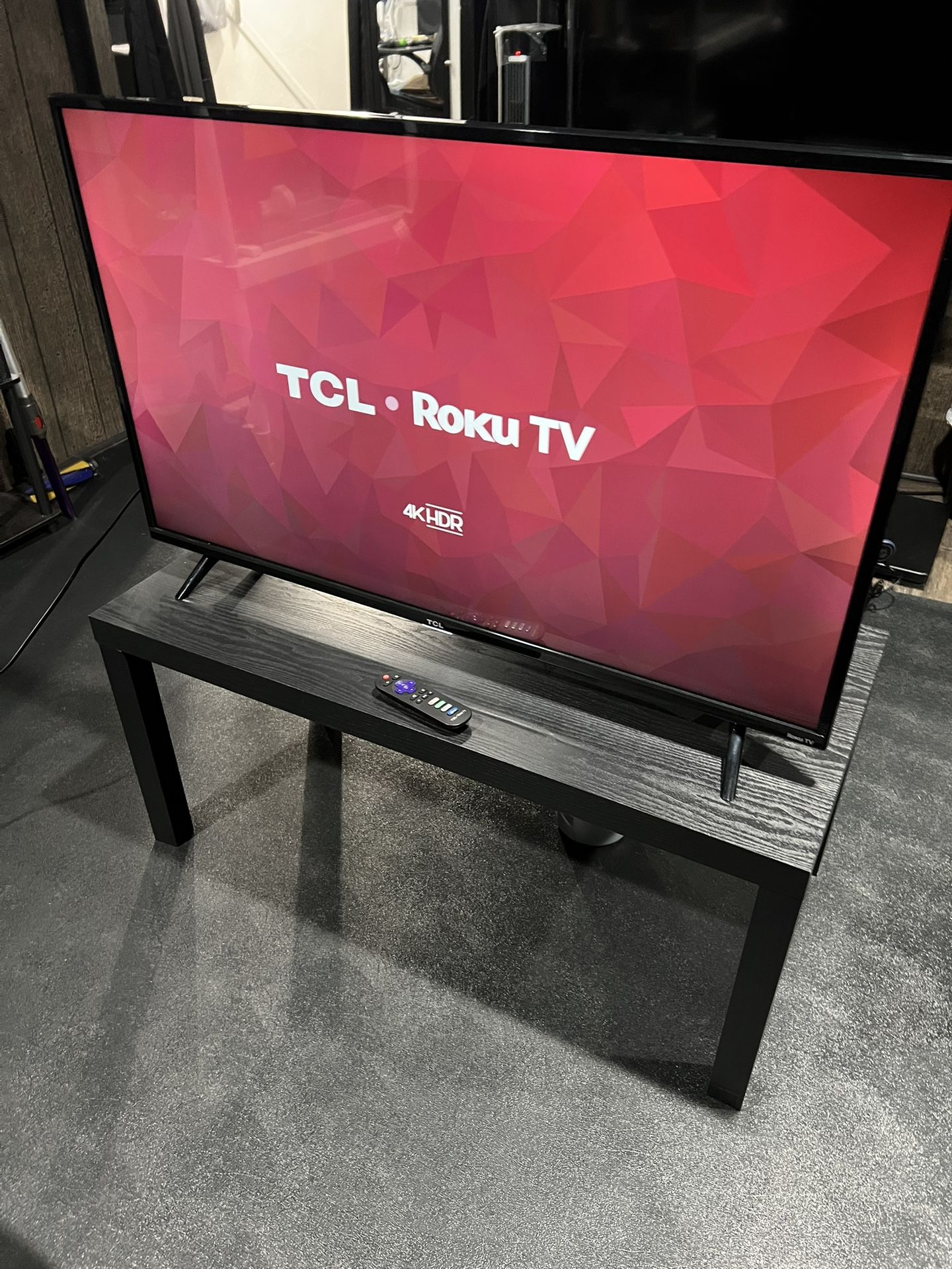 TCL 43" 4K UHD HDR ROKU SMART TV