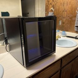 Intertek Wine Cooler And Mini Fridge Barely Used