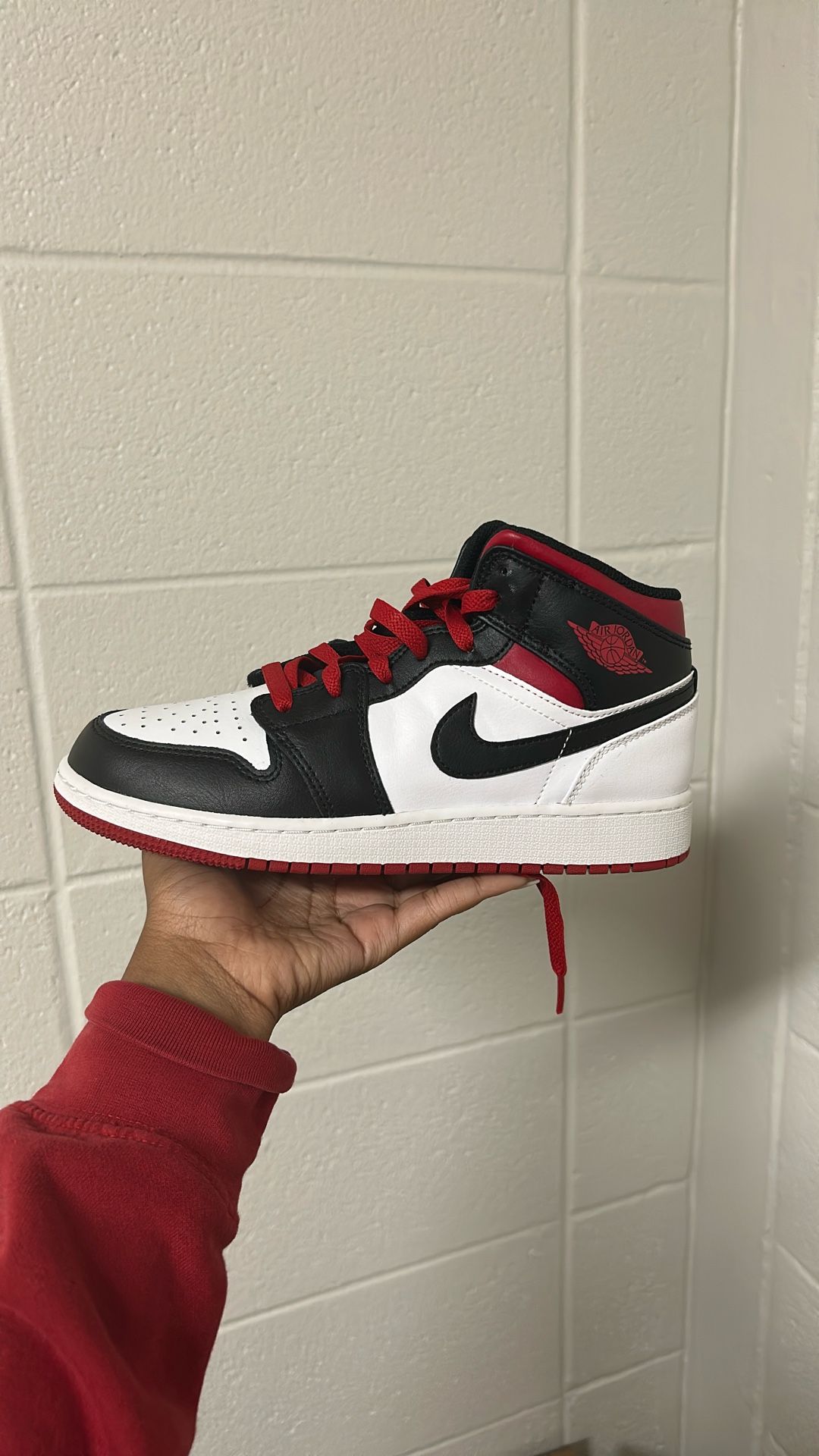 Brand New Never Worn Can’t Fit