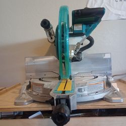 Makita 15 Amp 12 in. Dual-Bevel Sliding Compound Miter Saw with Laser