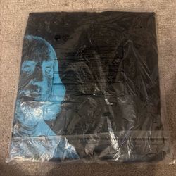 Sky’s the limit size large T -shirt blue Benjamin Franklin on back