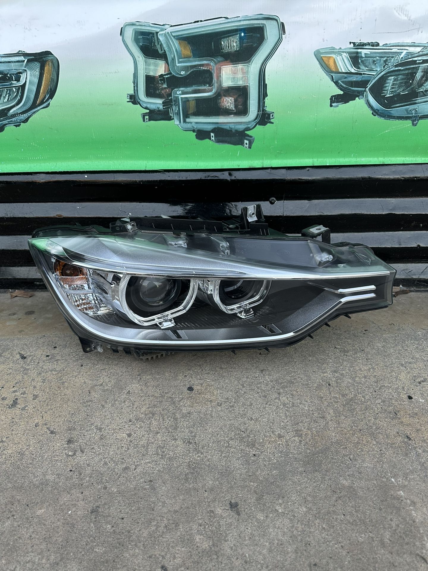 2012-2015 BMW 335i/328i Xenon Headlight Oem