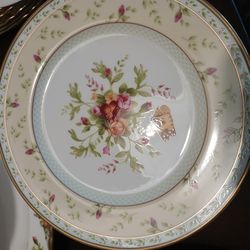 Royal Albert Rare Design! Seasons Of Color! Goes With Old Country Roses