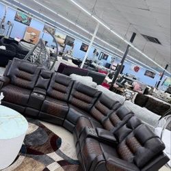 BRAND NEW LEATHER RECLINER SECTIONAL IN TWO-TONE $1699
