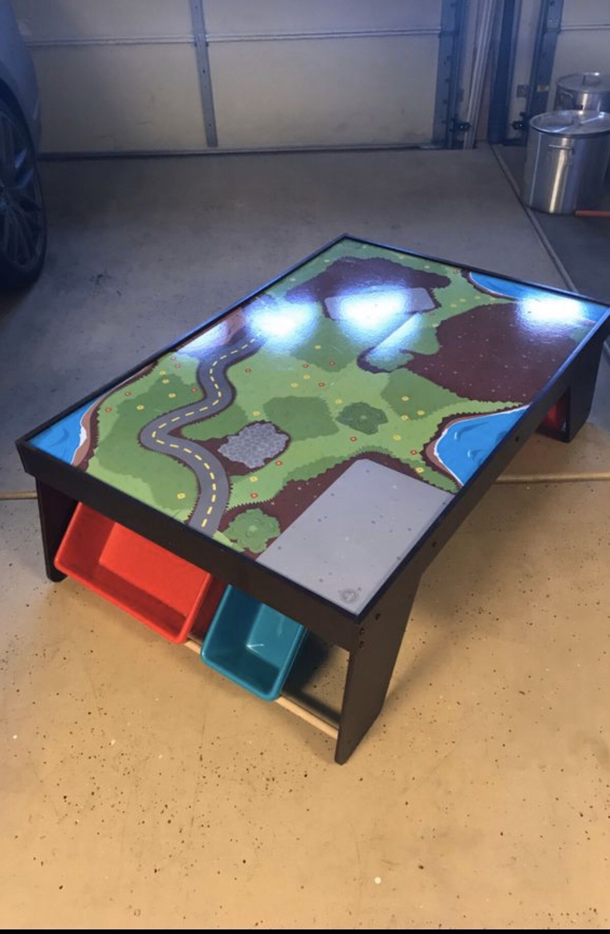 Train/toy table