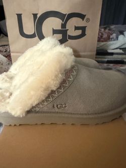 New UGGS size 8 women’s grey color