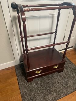 Vintage Modern Solid Wood Quilt, Blanket, Towel Rack Stand With Single Drawer Storage