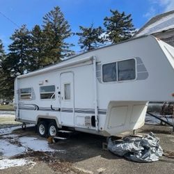 Gutted Fifth Wheel Camper 