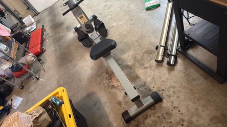 Sunny health & fitness rowing machine