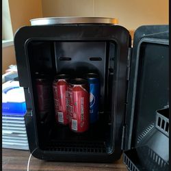 Mini Fridge Holds 15 Cans Of Pop Or Whatever