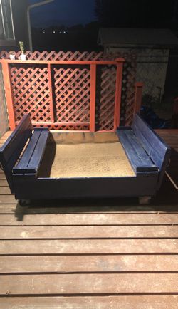 Children’s Sandbox with Foldable Benches