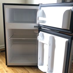 Frigidaire Mini Fridge