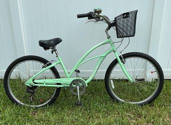 Women’s Electra Cruiser 7D Bike step thru