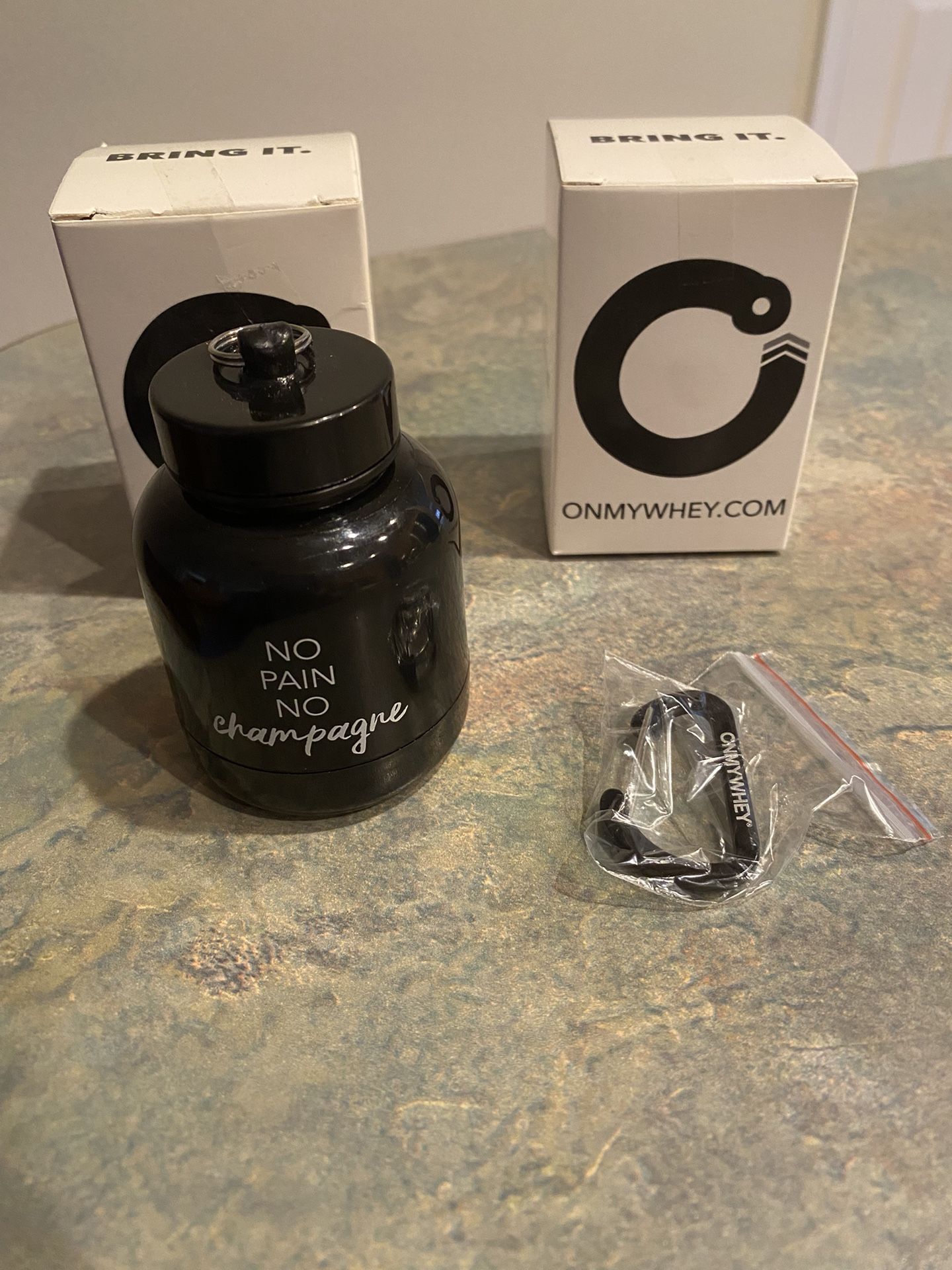 Black Onmywhey Scoop Carry Funnels (2)