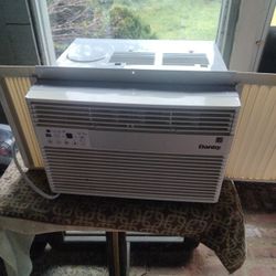 Danby 8000 BTU Aire Acondicionado Ventana Small Window Unit AC Air Conditioner Conditioning