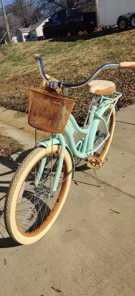 New 24" Ladies Cruiser Bike