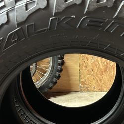 Falken AT3 265/70/R17