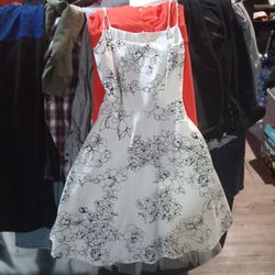 Be Smart White And Black Floral 