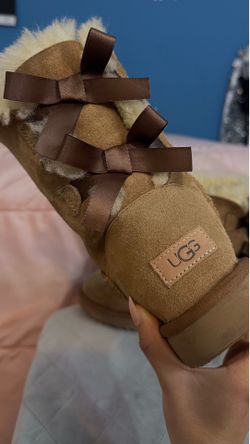 Uggs size 7 in women