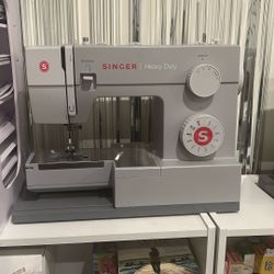 Singer Heavy Duty Sewing Machine 