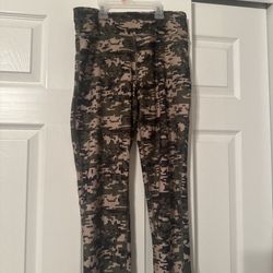 Women Digi Camo Performance Leggings- Green