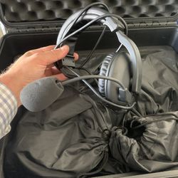 ikan Livecom1000 Wireless Intercom System