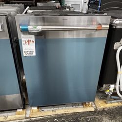 Cafe Stainless Interior Dishwasher With Ultra Wash 