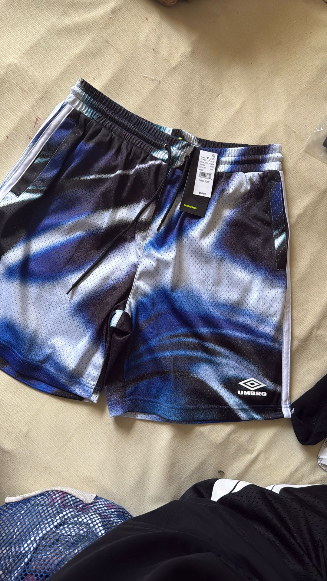 Umbro Shorts 40$