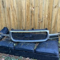 Chevrolet/GMC  grill