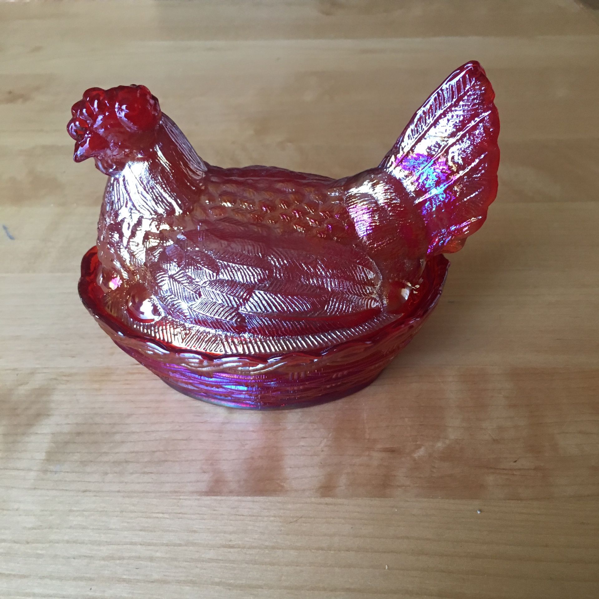 Westmoreland vintage ruby red hen on a nest chicken