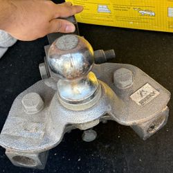 Husky Center Line Weight Distribution Hitch