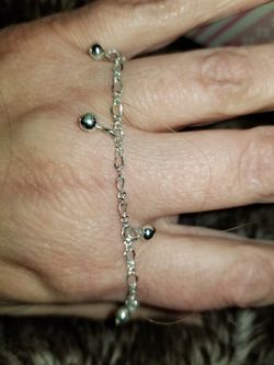 Avon Silver Plated Anklet - in excellent condition