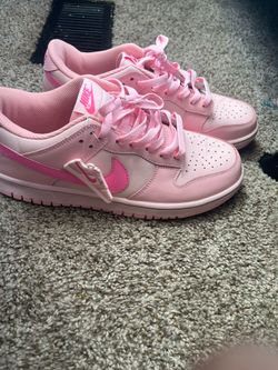 Nike Dunk Low Triple Pink GS - Size 9.5
