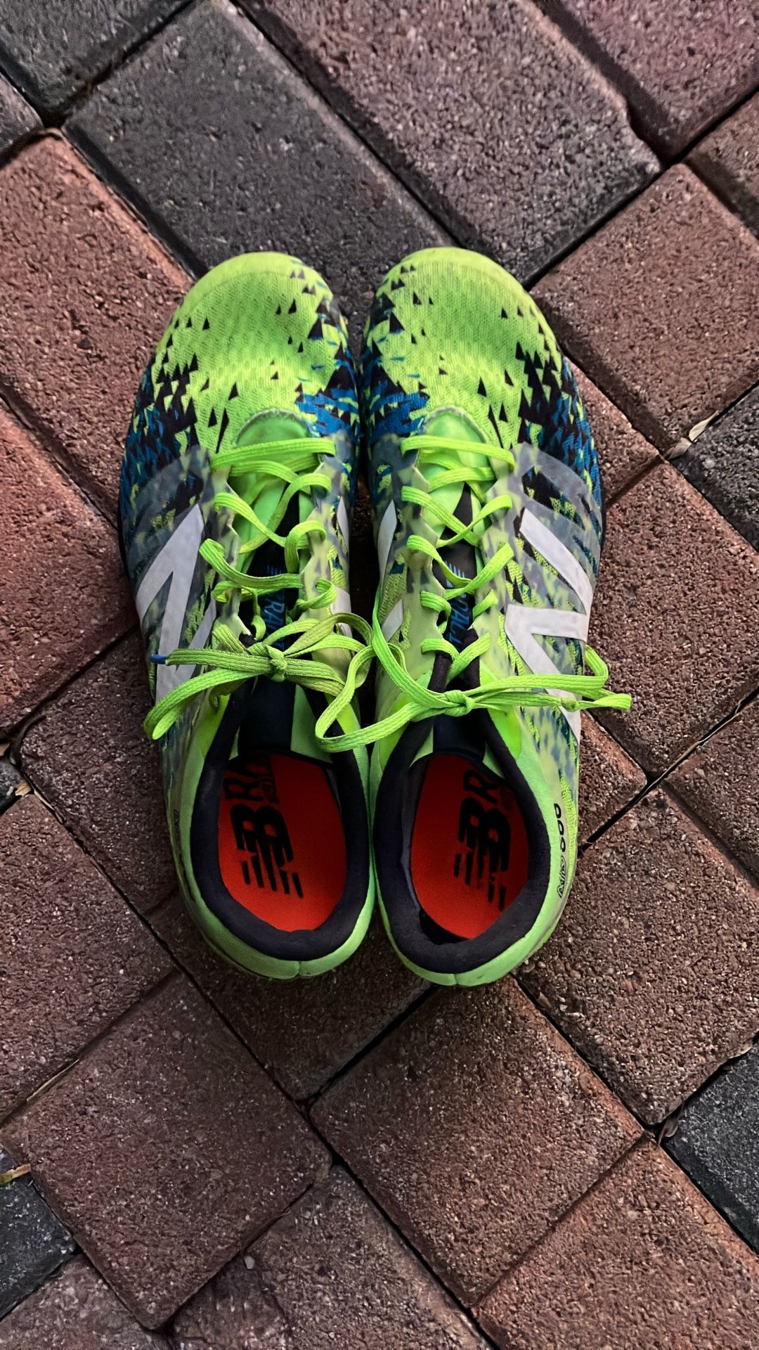 New Balance MD500v5 Firefly Middle Distance Track Spikes