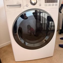 LG Gas Dryer - Ultra Large Capacity - 7.4 Cu.Ft