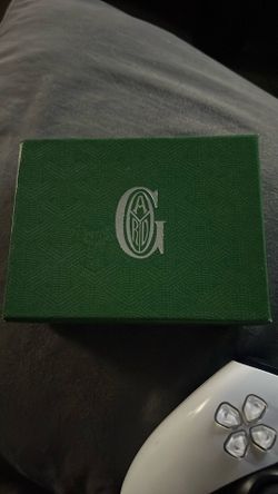 Goyard cardholder let me know if your interested ferm wit price 200 lowest text me if your really interested