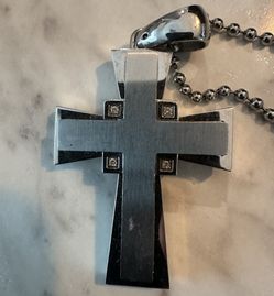 Stainless Steel Cross Necklace – Bold & Stylish Design