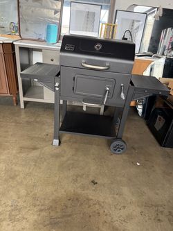 Oakford Homestead 24-Heavy Duty Charcoal Grill in Black
