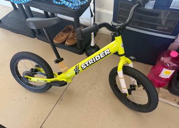 Strider 14x Convertible Classic Balance Bike — Like New