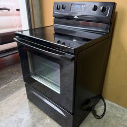 Whirlpool Electric Range – Smooth Top – Fully Working