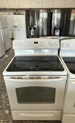 GE Electric Stove White - GlassTop, Large Capacity