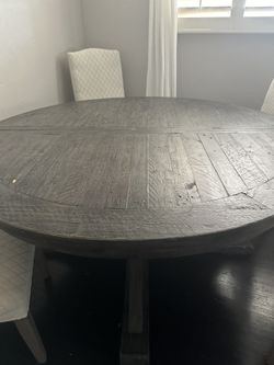 Round Table