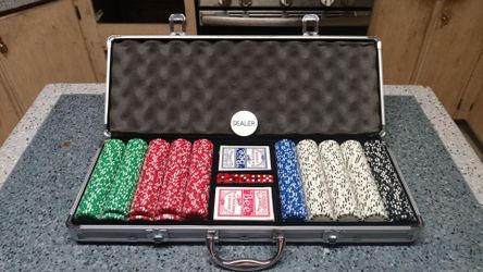 500 piece "bee" poker set metal case