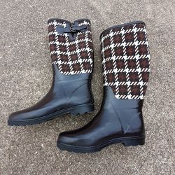 Size 8 Banana Republic Plaid Tweed Pull-On Rain Boots.Brown w/ Black and CreamTweed calf