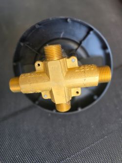 Shower/ tub valve new