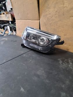2017-2018-2019-2020-2021-2022  BUICK ENCORE HALOGUEN RIGHT HEADLIGHT OEM USED #11725