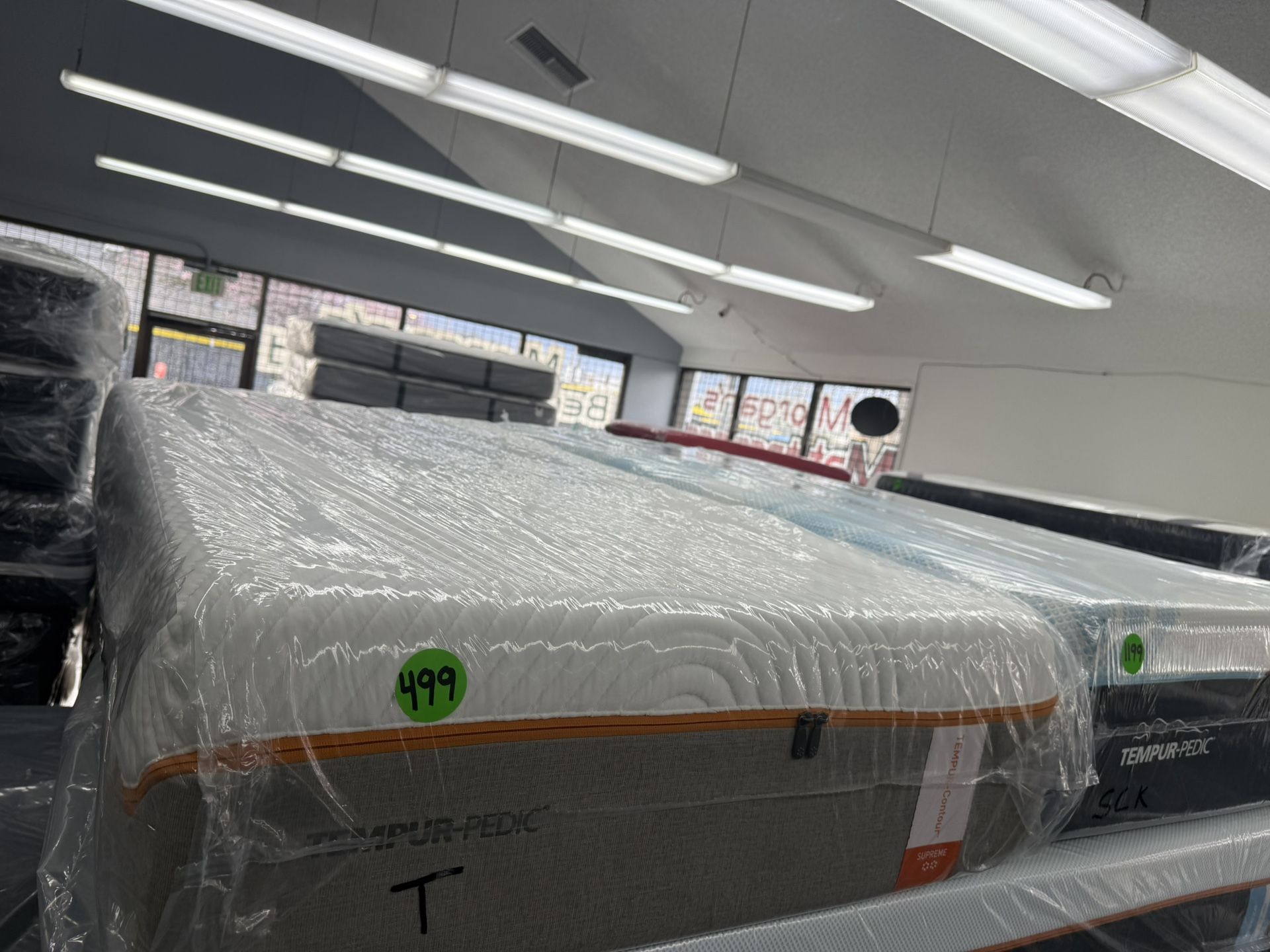 TWIN SIZE TEMPURPEDIC CONTOUR SUPREME MATTRESS