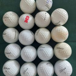 18 Used TITLEIST Golf Balls