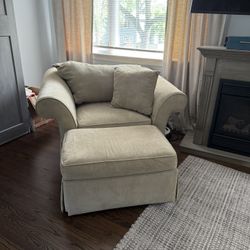 Oversized Chair With Ottoman