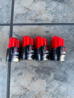 2.0 Batteries REDLITHIUM Milwaukee M12